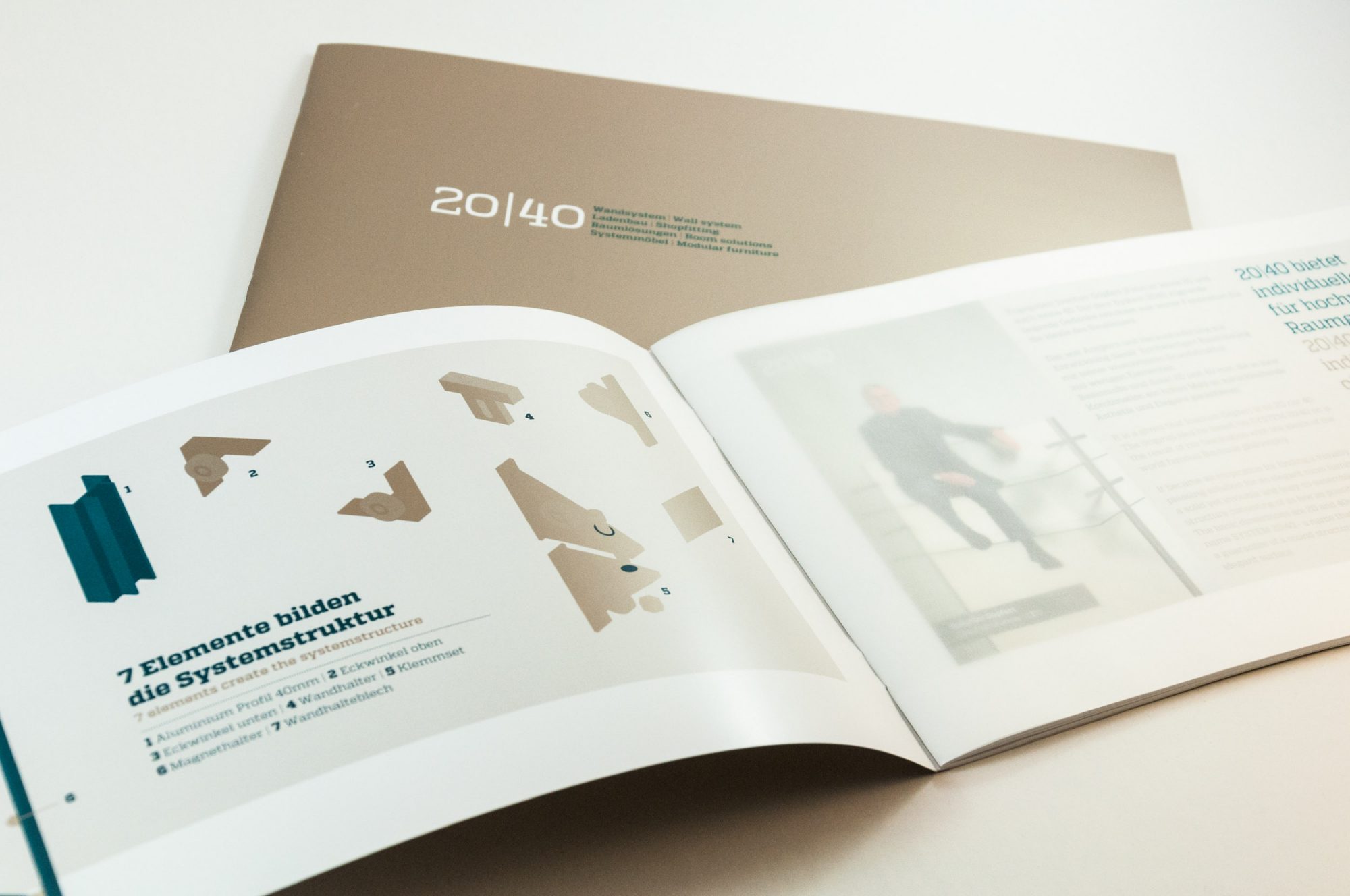 SR-17-2040-Broschur-350k-1